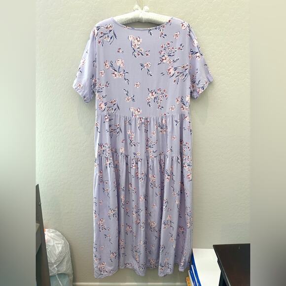 Elegant Floral Maxi Dress in Soft Purple - Picture 4 of 6